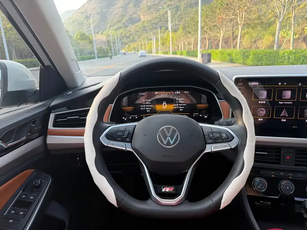 Volkswagen Bora 2022 из CN, фото 8