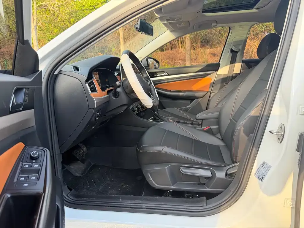 Volkswagen Bora 2022 из CN, фото 6