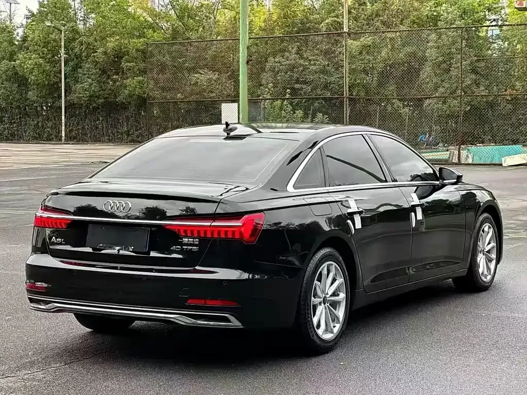 Audi A6L 2022 из CN, фото 9