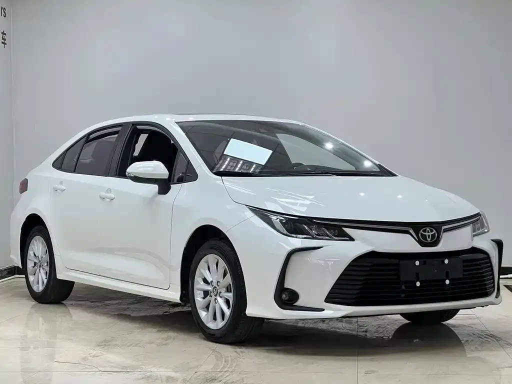 Toyota Corolla — фото 7