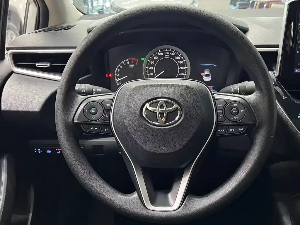 Toyota Corolla — фото 6