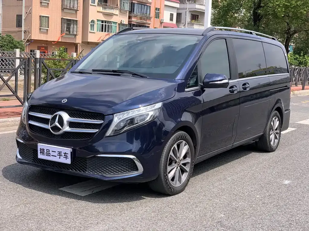 Mercedes-Benz V-Class — фото 1