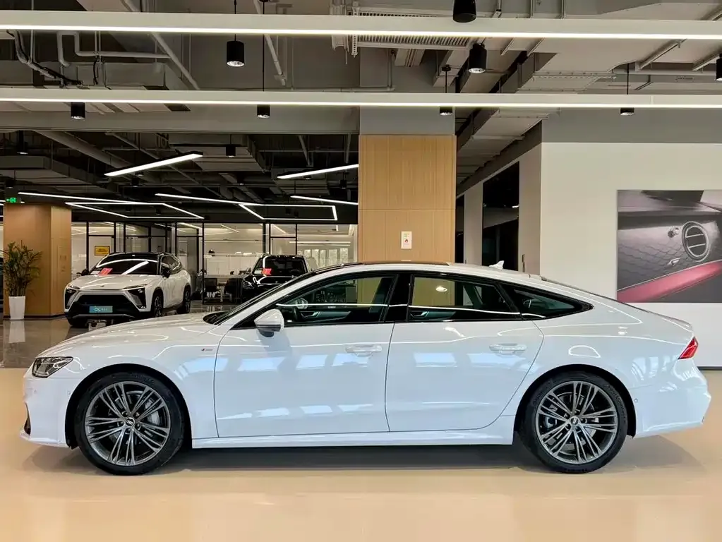 Audi A7 2023 из CN, фото 9