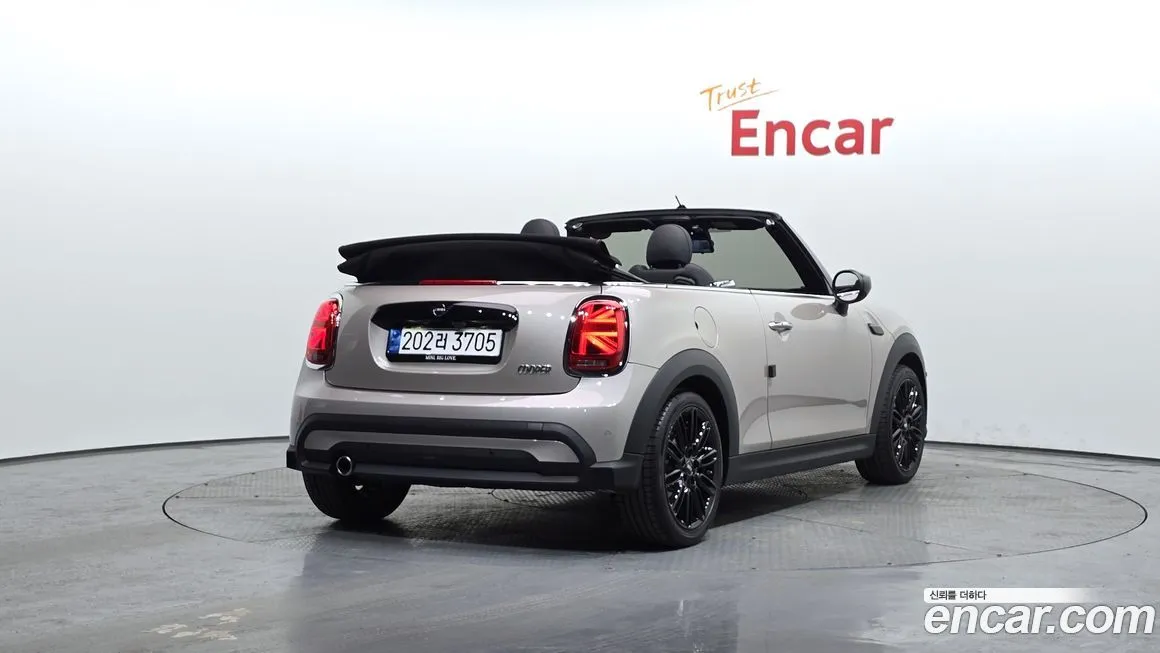 Mini Cooper Convertible 2024 из KR, фото 8