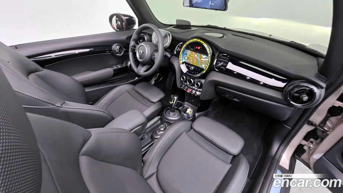 Mini Cooper Convertible 2024 из KR, фото 5