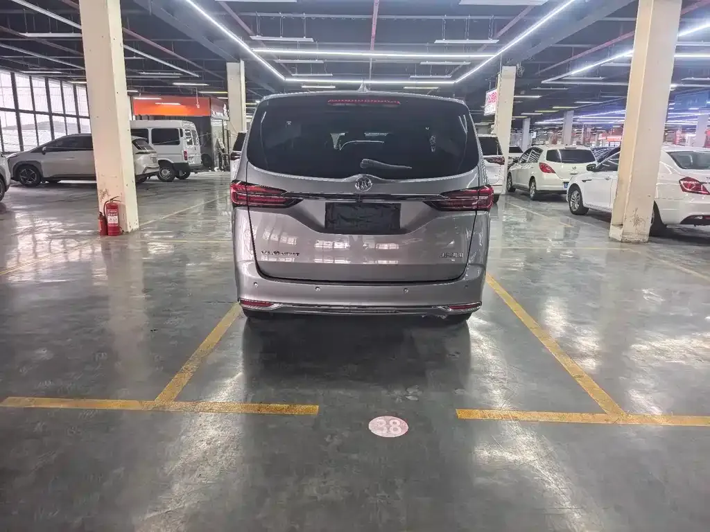 Buick GL8 2023 из CN, фото 4