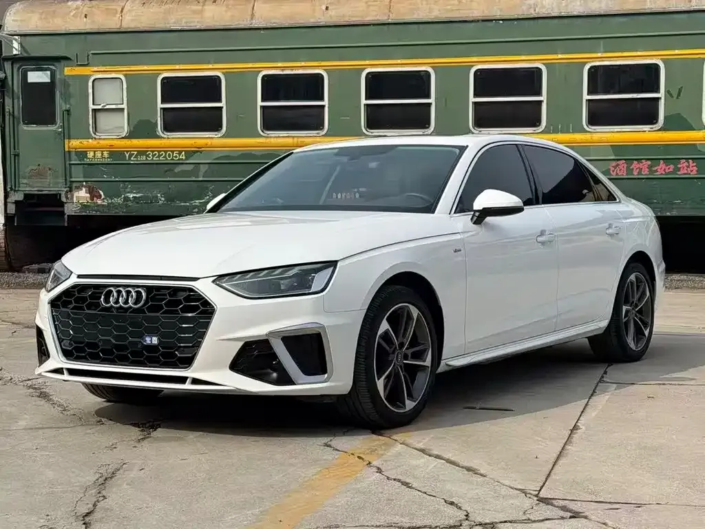 Audi A4L 2023 из CN, фото 1