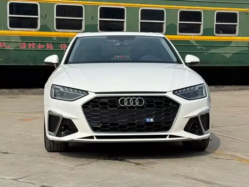 Audi A4L 2023 из CN, фото 2