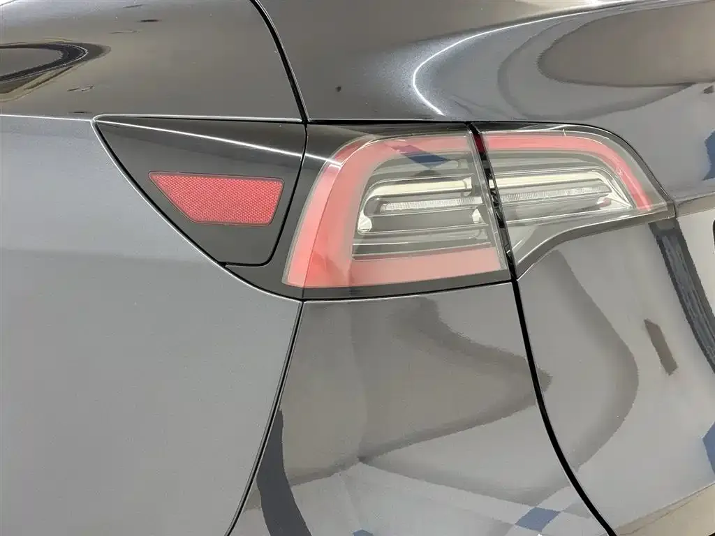Tesla Model Y 2024 из CN, фото 4