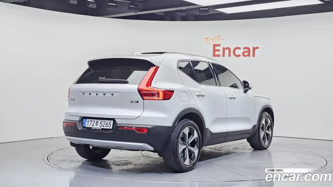 Volvo XC40 — фото 2