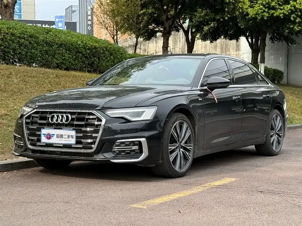 Audi A6L — фото 1