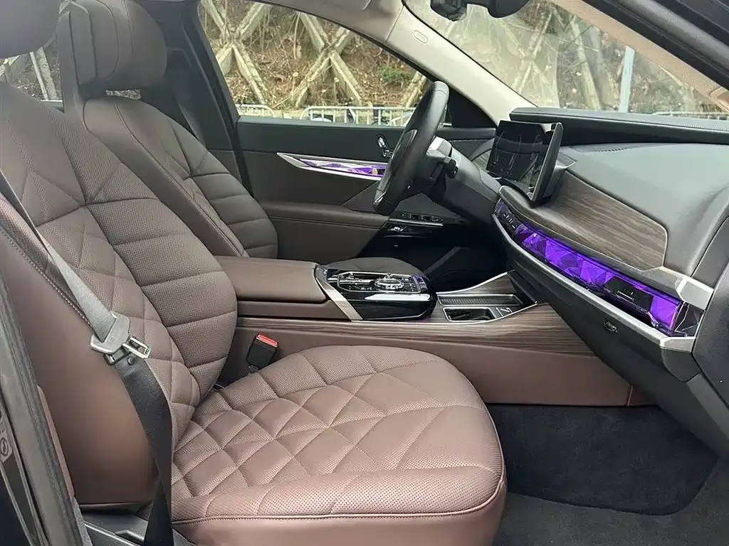 BMW i7 2024 из CN, фото 10