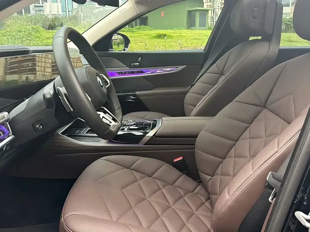 BMW i7 2024 из CN, фото 6
