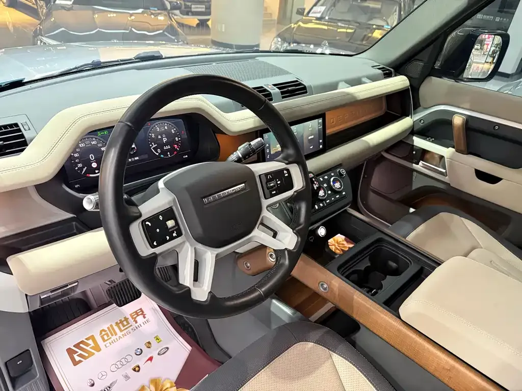 Land Rover Defender — фото 10