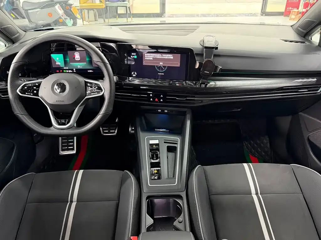 Volkswagen Golf 2023 из CN, фото 8