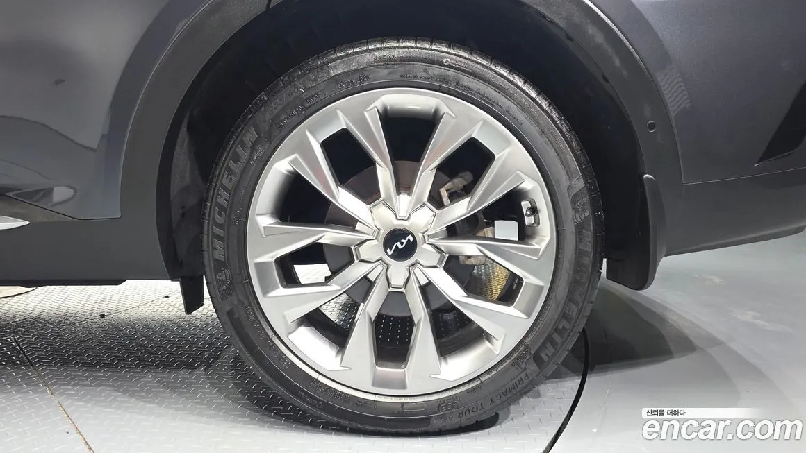 Kia Sorento — фото 5