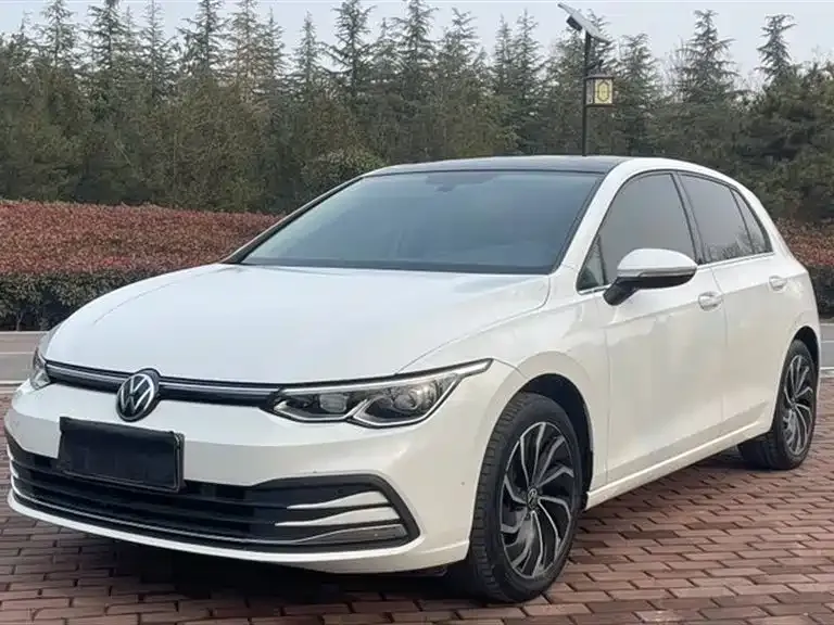 Volkswagen Golf 2023 из CN, фото 1