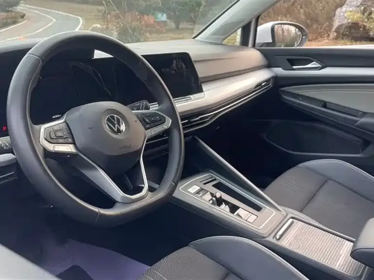 Volkswagen Golf 2023 из CN, фото 3