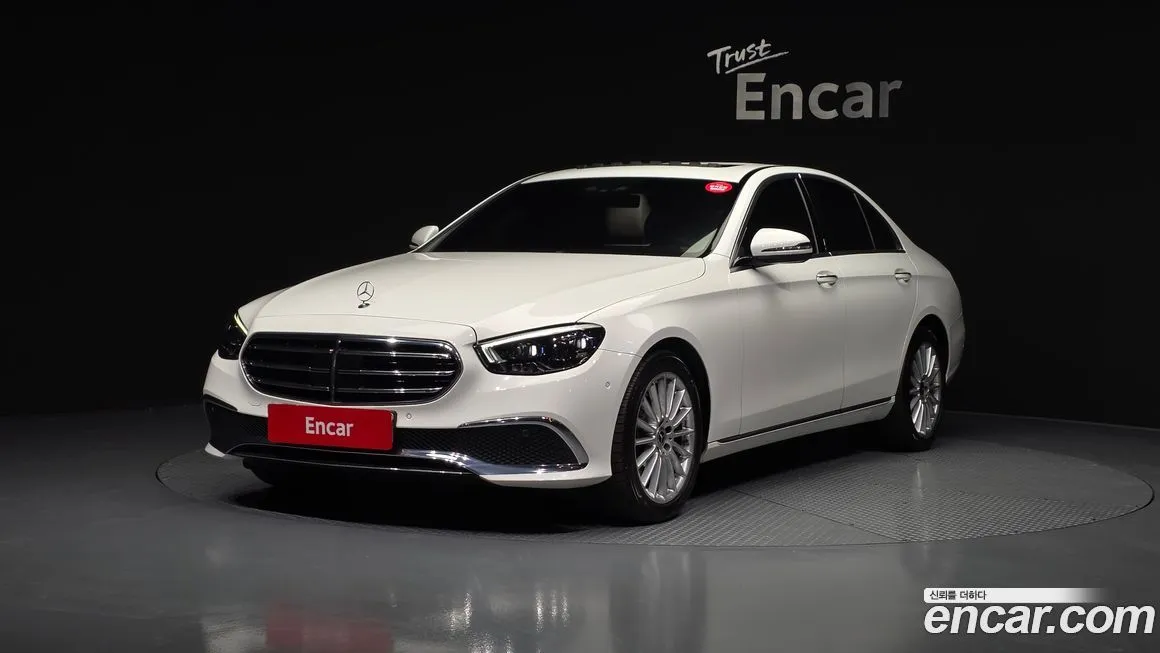Mercedes-Benz E-Class — фото 1