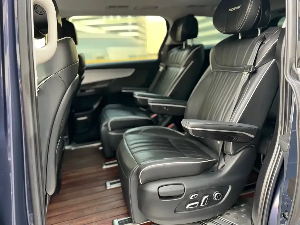 Roewe iMAX8 2022 из CN, фото 8