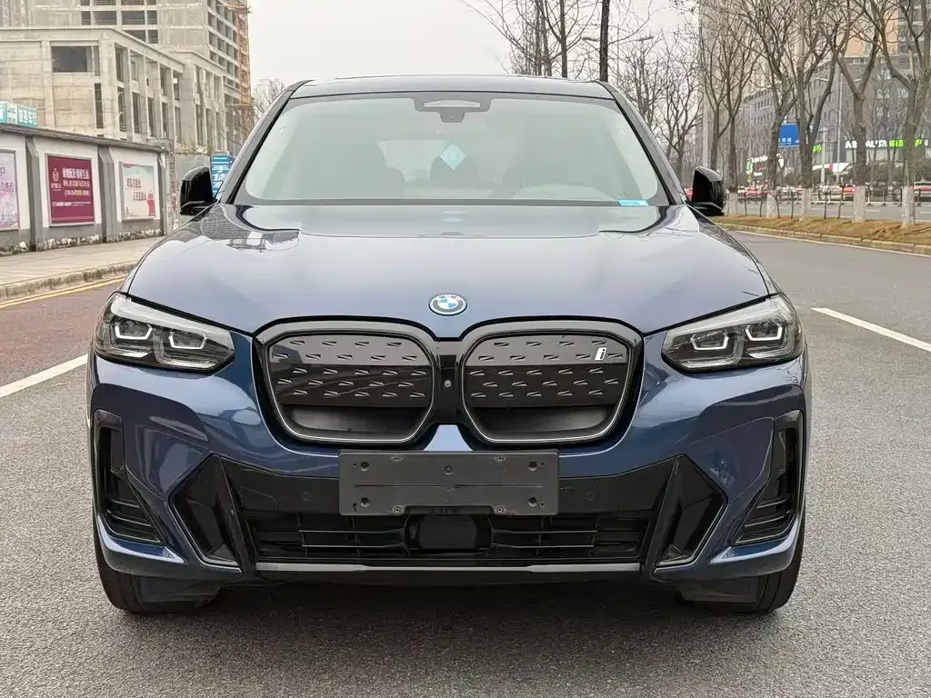 BMW iX3 — фото 5