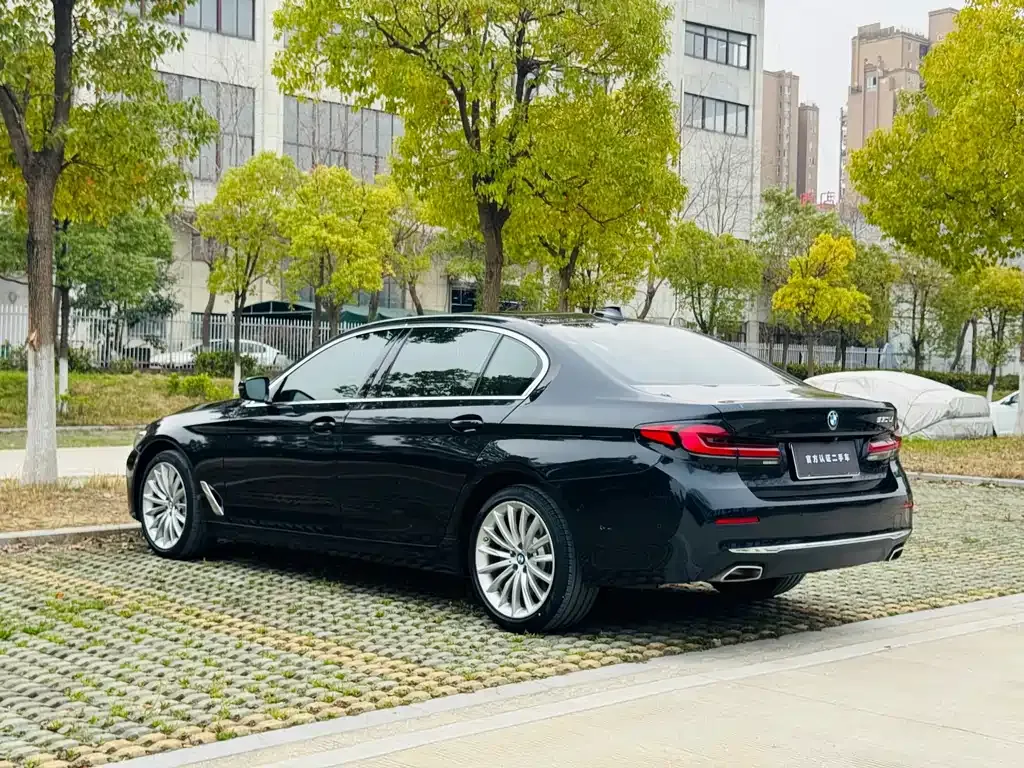 BMW 5 Series — фото 4