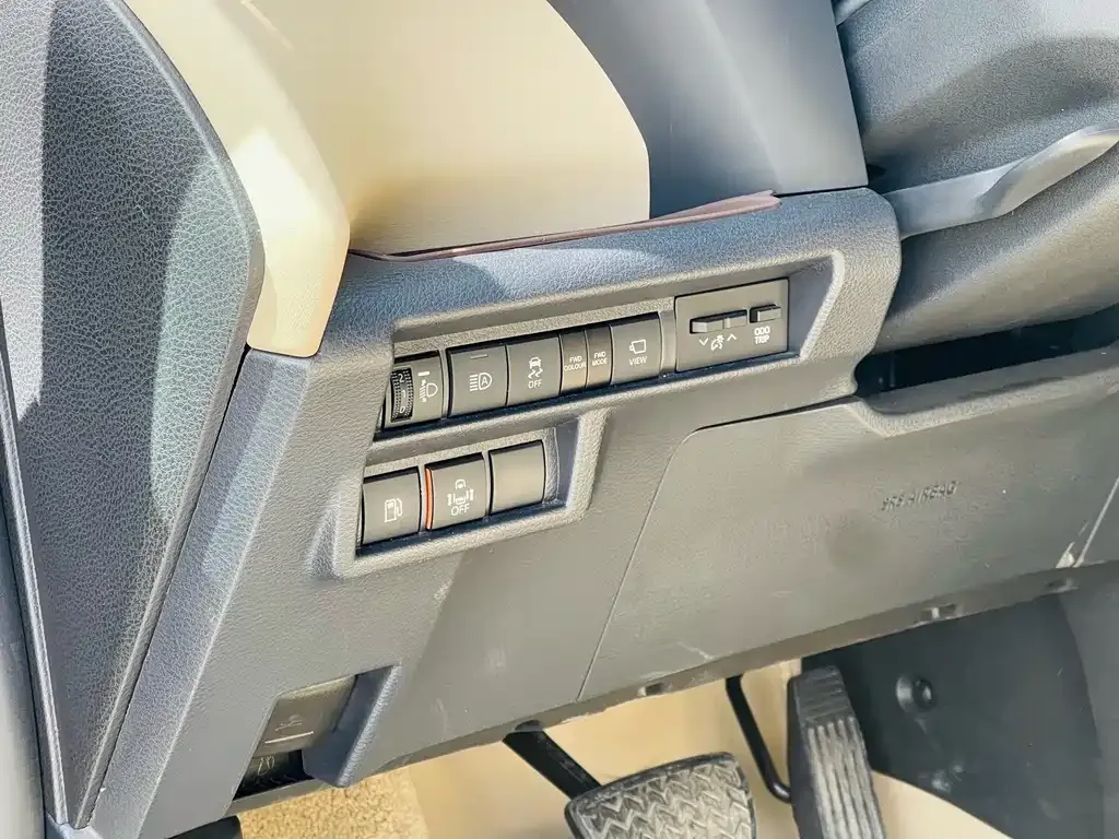 Toyota Granvia 2023 из CN, фото 2