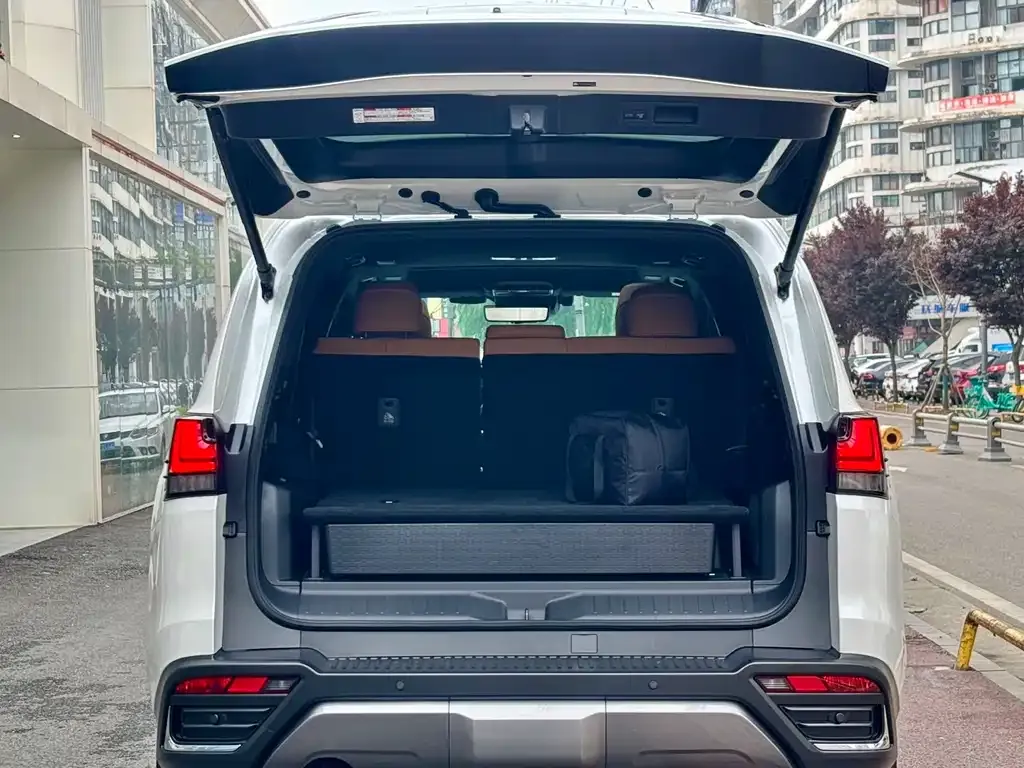Lexus LX 2025 из CN, фото 5