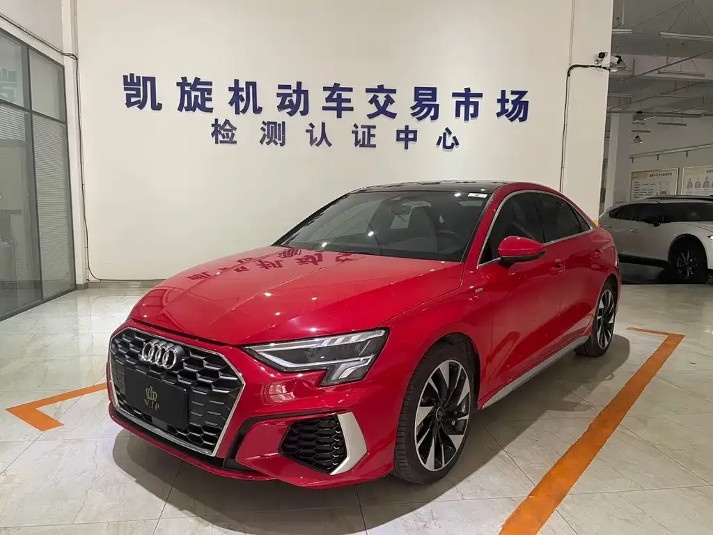 Audi A3 2023 из CN, фото 1