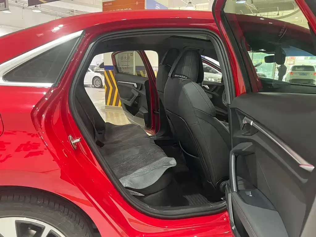 Audi A3 2023 из CN, фото 8