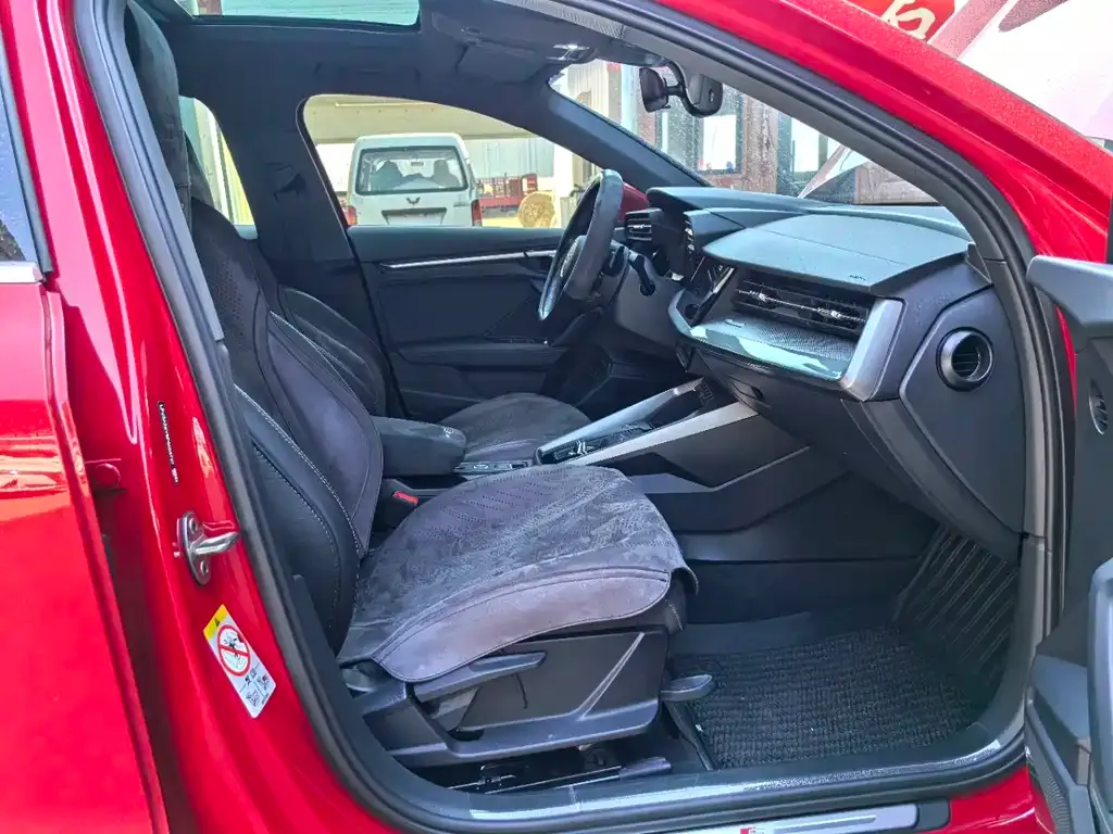 Audi A3 2023 из CN, фото 10