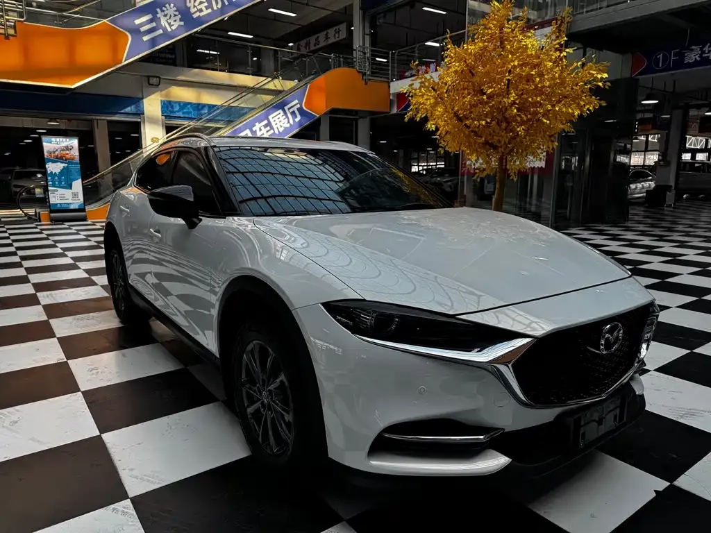 Mazda CX-4 2023 из CN, фото 1