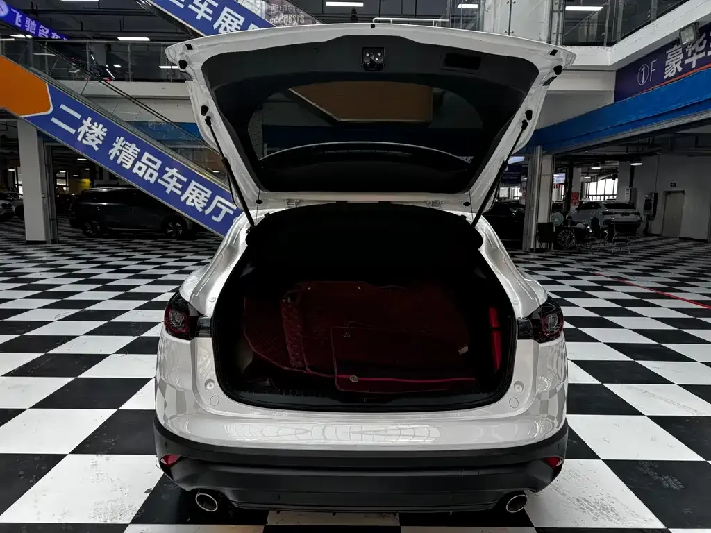 Mazda CX-4 2023 из CN, фото 9