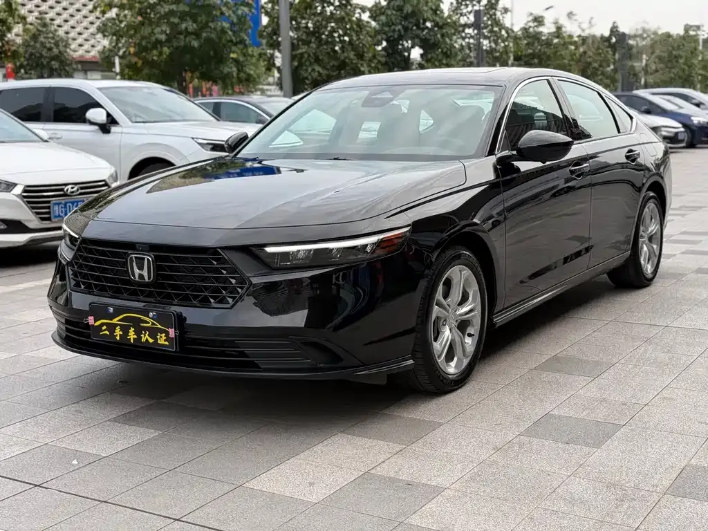 Honda Accord — фото 1