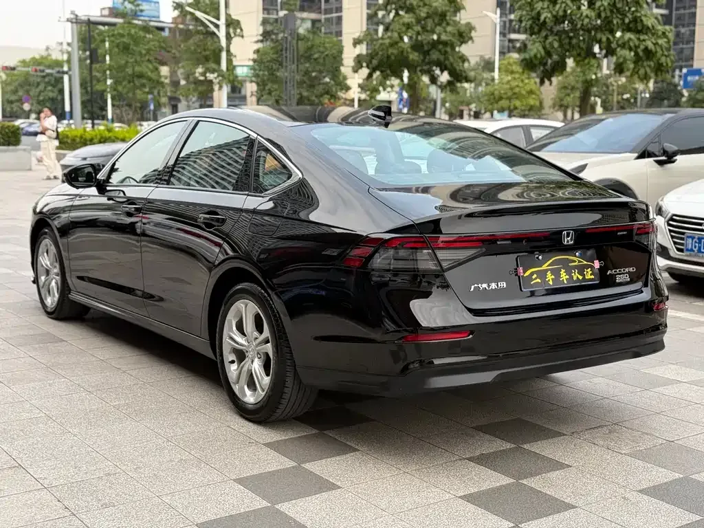Honda Accord — фото 4