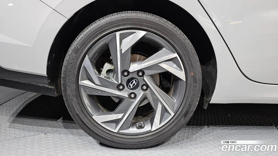 Hyundai AVANTE — фото 4