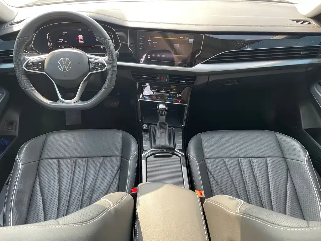 Volkswagen Passat 2024 из CN, фото 2