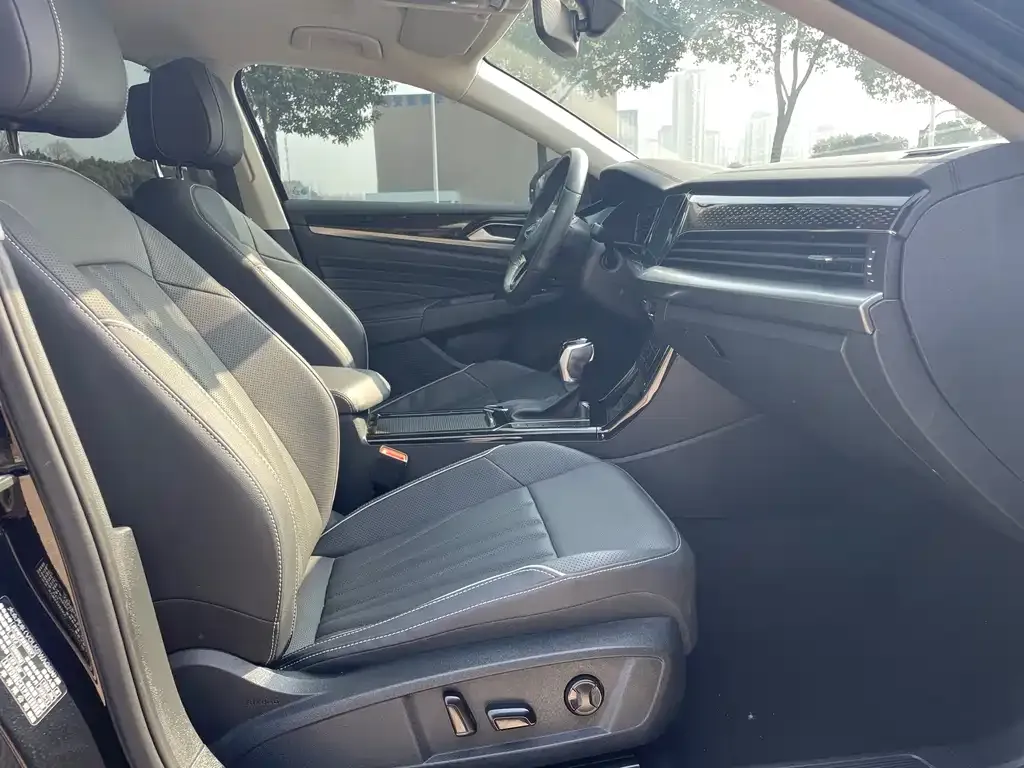 Volkswagen Passat 2024 из CN, фото 6