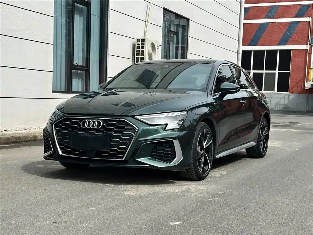 Audi A3 — фото 1