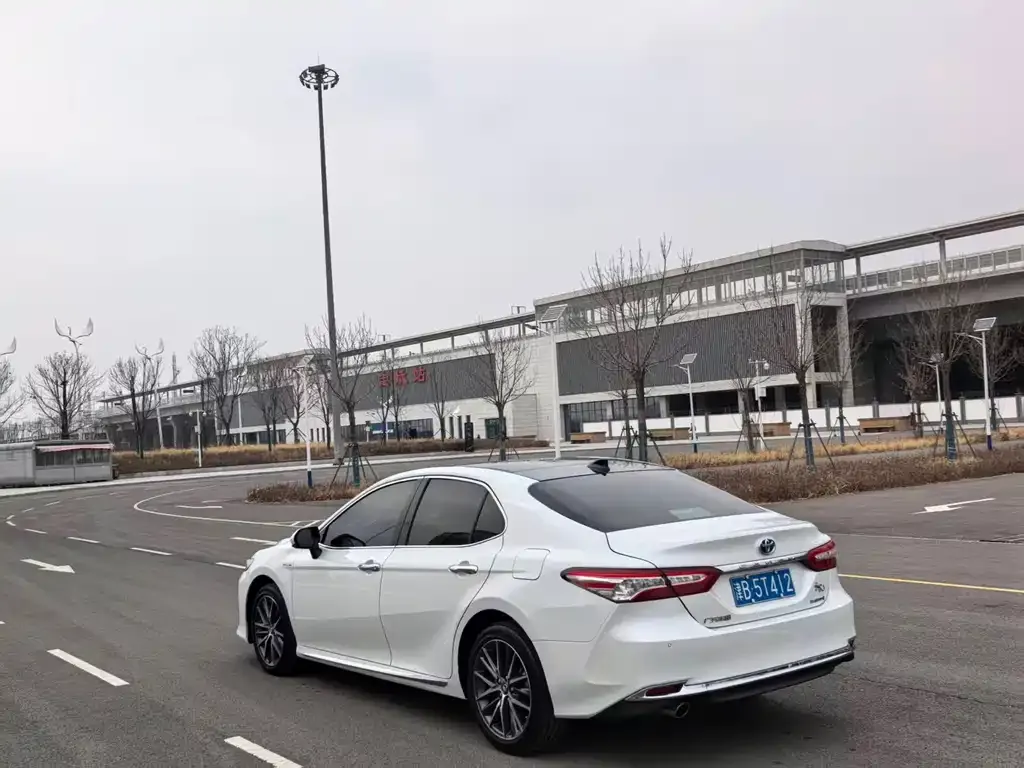 Toyota Camry 2023 из CN, фото 10