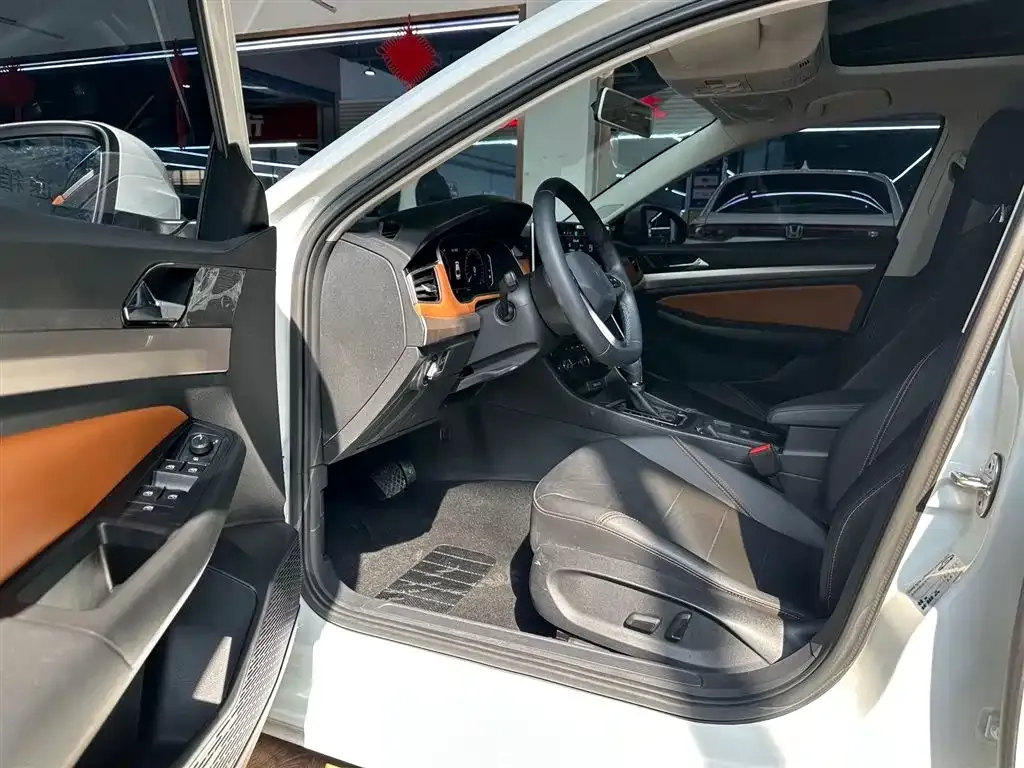 Volkswagen Bora 2024 из CN, фото 5