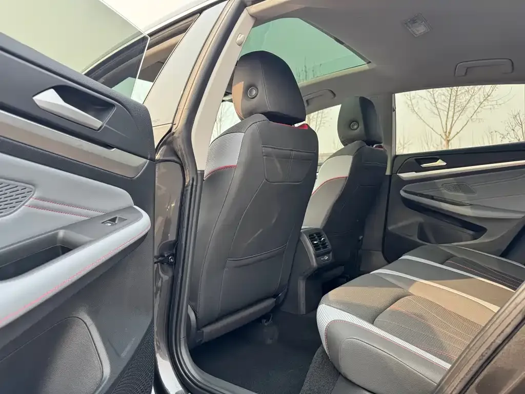 Volkswagen Lamando 2022 из CN, фото 2