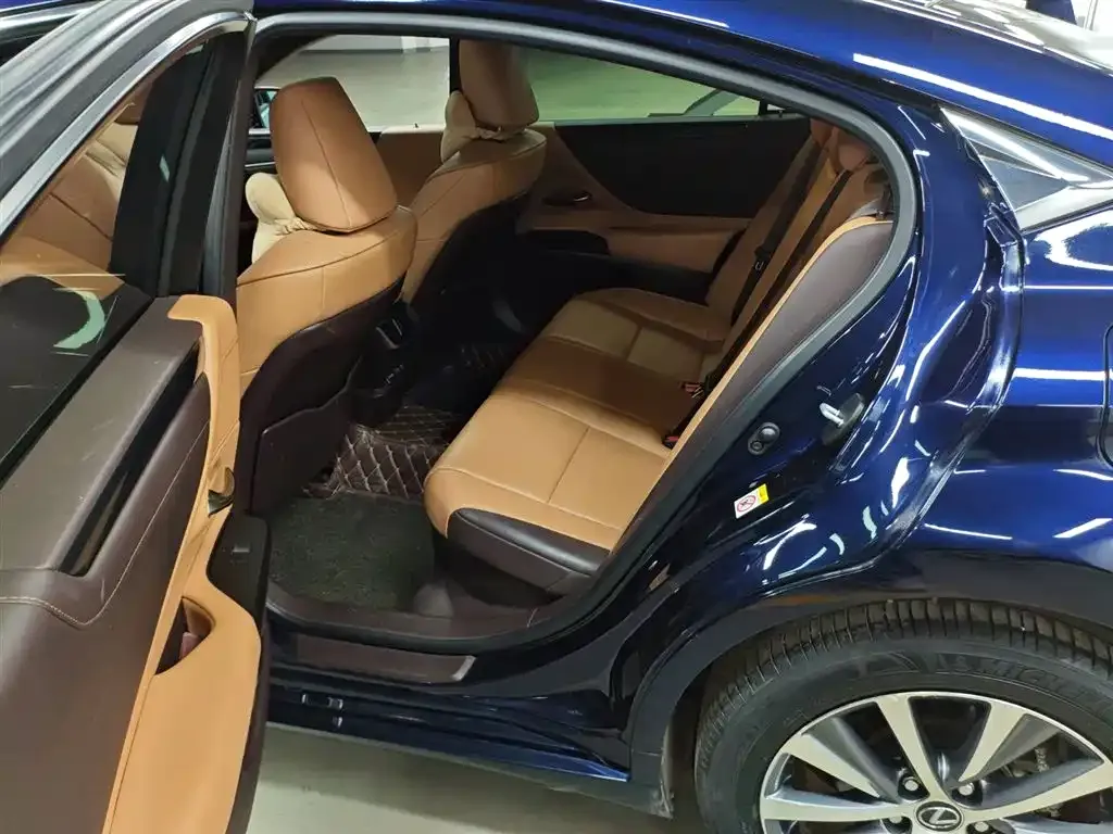 Lexus ES 2021 из CN, фото 6