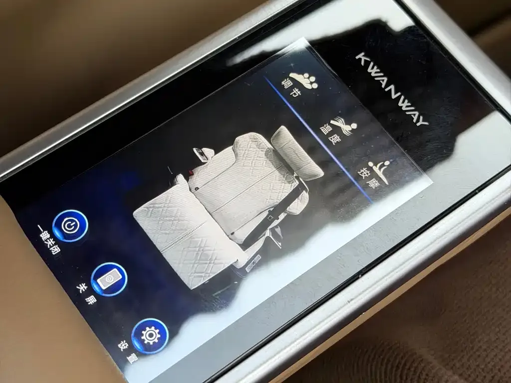 Buick GL8 2021 из CN, фото 2