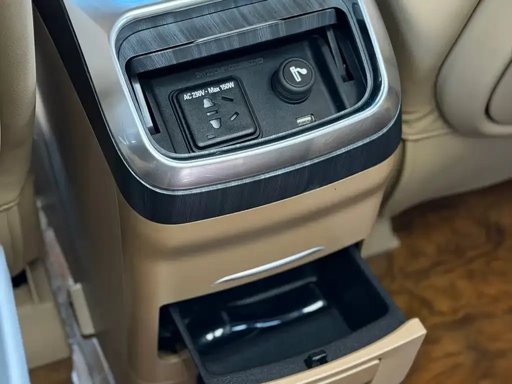 Buick GL8 2021 из CN, фото 5