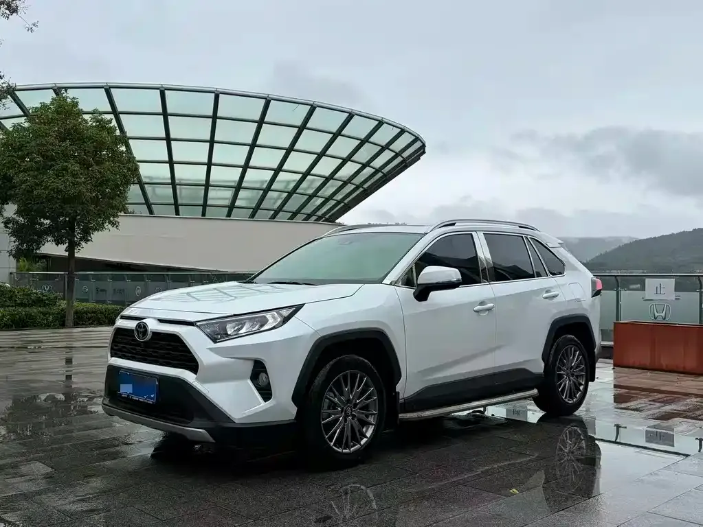 Toyota RAV4 2021 из CN, фото 1