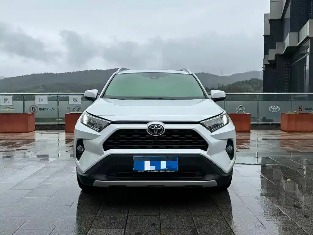 Toyota RAV4 2021 из CN, фото 3