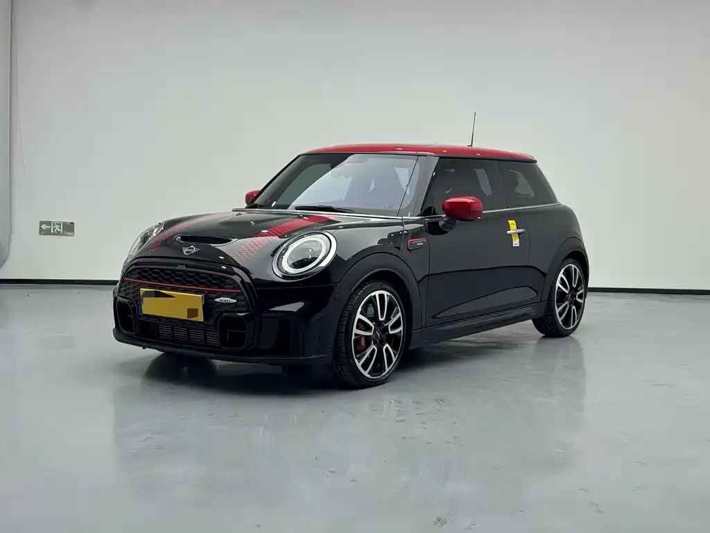 MINI JCW (John Cooper Works) — фото 1