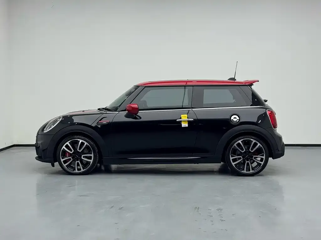 MINI JCW (John Cooper Works) — фото 10