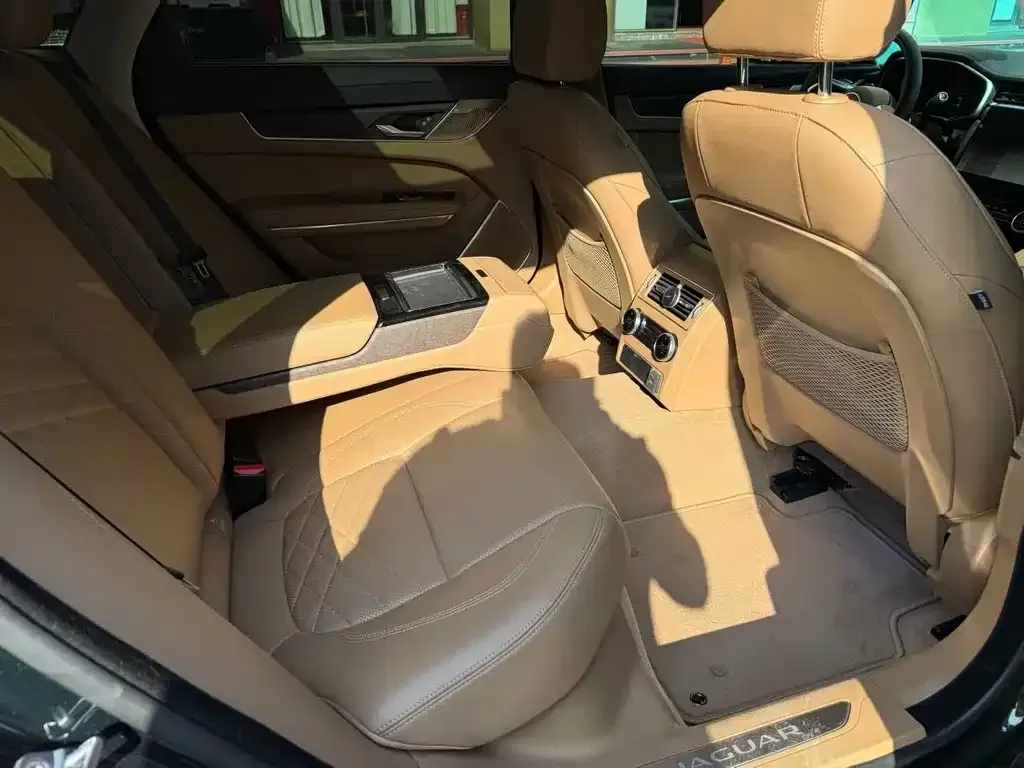 Jaguar XFL 2023 из CN, фото 4